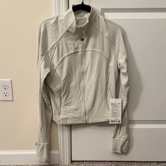 Lululemon Ribbed Nulu Define Cropped Bone Jacket Size 12 NWT - Picture 9 of 14